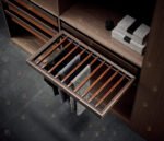 علاقة بناطيل